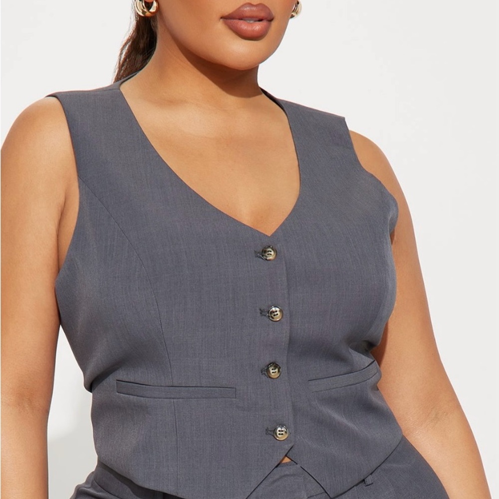 Fashion Nova Women's Black Button-Down Vest